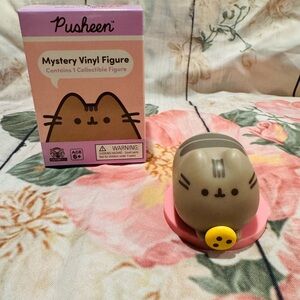 New Pusheen Vinyl Figure "Cookie" (Comes with box)